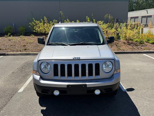 Gray 2016 Jeep Patriot Sport