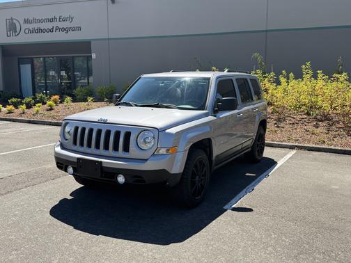 Gray 2016 Jeep Patriot Sport