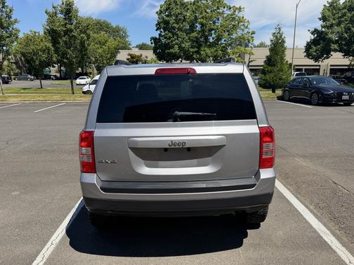 Gray 2016 Jeep Patriot Sport