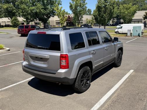 Gray 2016 Jeep Patriot Sport