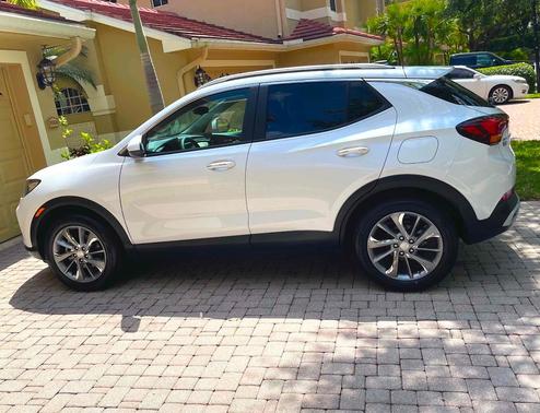 White 2023 Buick Encore GX Select