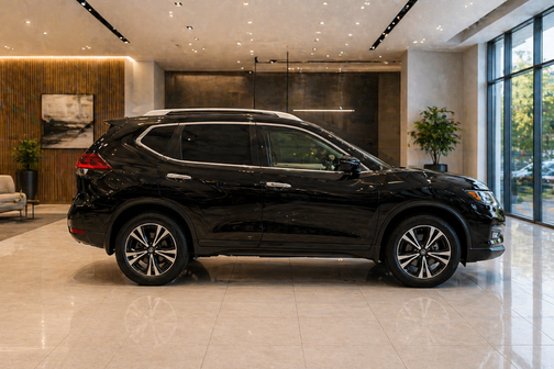 Black 2019 Nissan Rogue SV