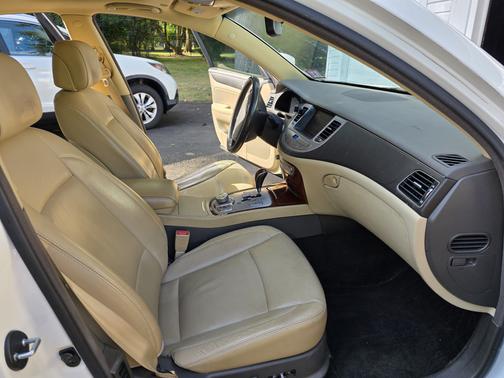 2012 Hyundai Genesis 3.8