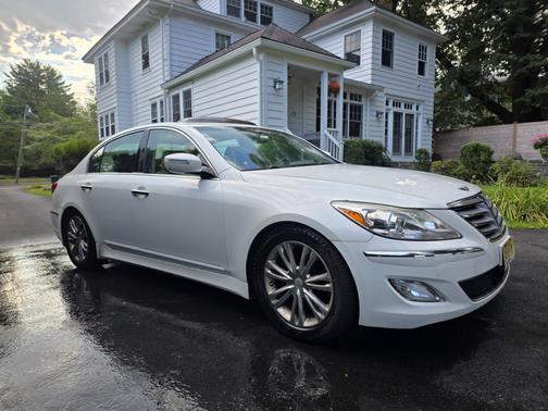 2012 Hyundai Genesis 3.8