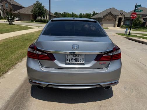 2017 Honda Accord EX-L w/Navigation & Honda Sensing