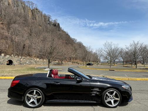 2018 Mercedes-Benz SL 550 Base