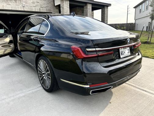 2020 BMW 740 i