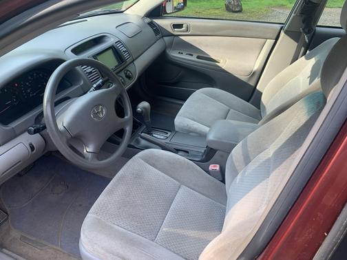 2004 Toyota Camry LE