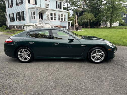2011 Porsche Panamera 4