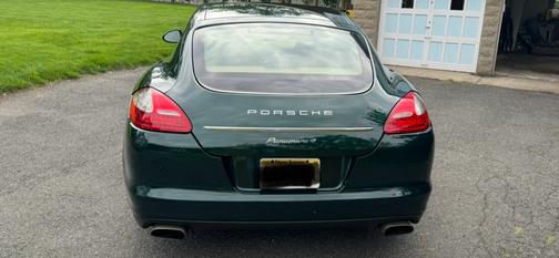2011 Porsche Panamera 4