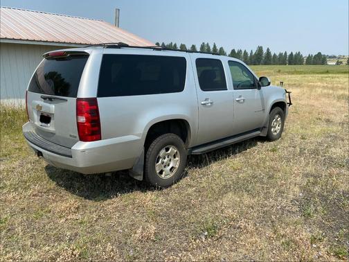 Silver 2011 Chevrolet Suburban 1500 LS
