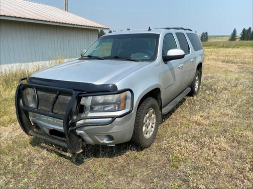 Silver 2011 Chevrolet Suburban 1500 LS