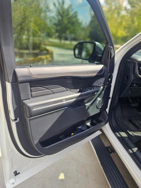 White 2023 Ford Expedition Max Platinum