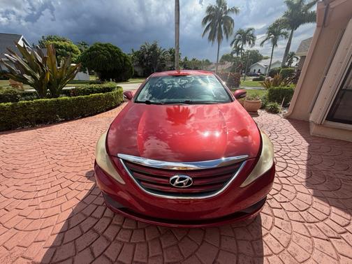 Red 2014 Hyundai SONATA GLS