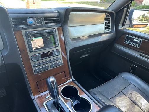 2014 Lincoln Navigator Base
