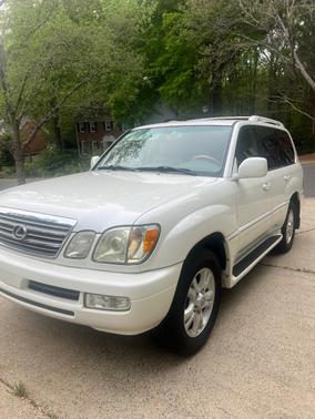 White 2005 Lexus LX 470 Base