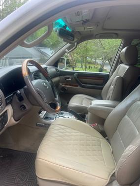 White 2005 Lexus LX 470 Base
