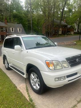 White 2005 Lexus LX 470 Base