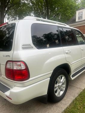 White 2005 Lexus LX 470 Base