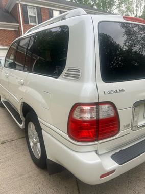 White 2005 Lexus LX 470 Base