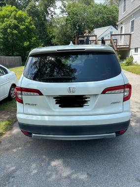 White 2019 Honda Pilot EX