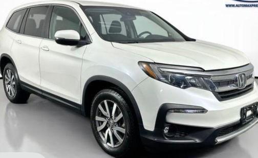 White 2019 Honda Pilot EX