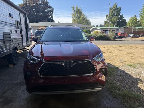 2021 Toyota Highlander Hybrid Platinum