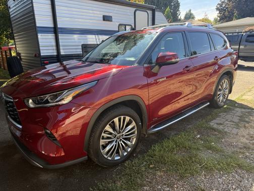 2021 Toyota Highlander Hybrid Platinum