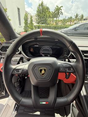 2023 Lamborghini Urus S