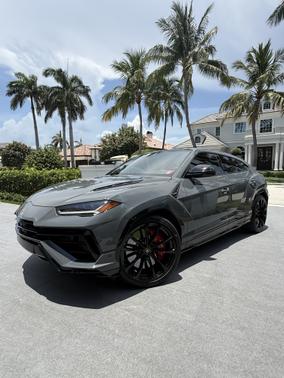 2023 Lamborghini Urus S