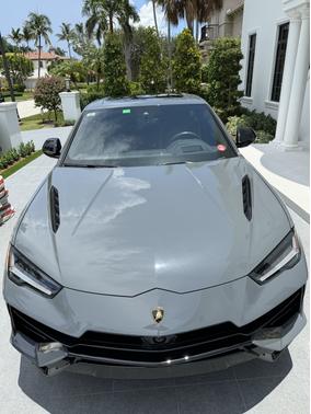 2023 Lamborghini Urus S