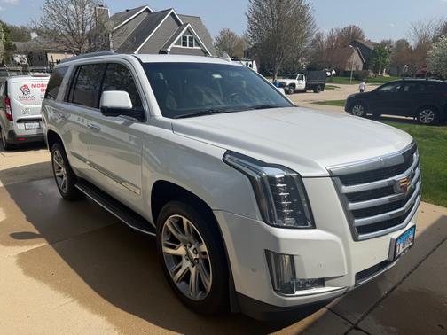 2018 Cadillac Escalade Luxury