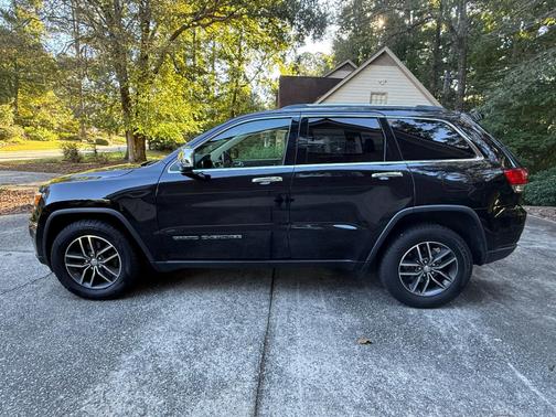 Black 2018 Jeep Grand Cherokee Limited