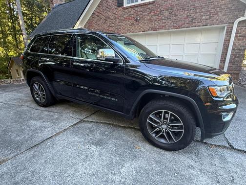 Black 2018 Jeep Grand Cherokee Limited