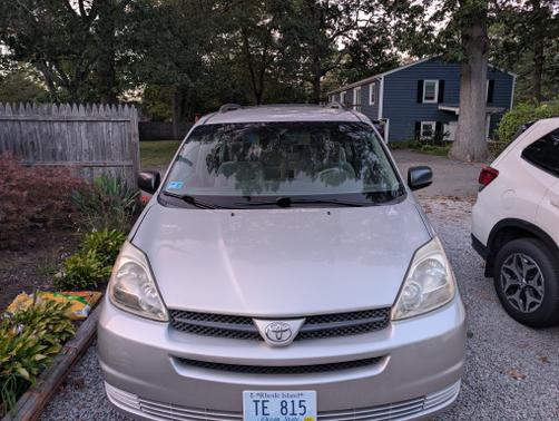 2005 Toyota Sienna LE