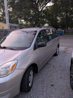 2005 Toyota Sienna LE