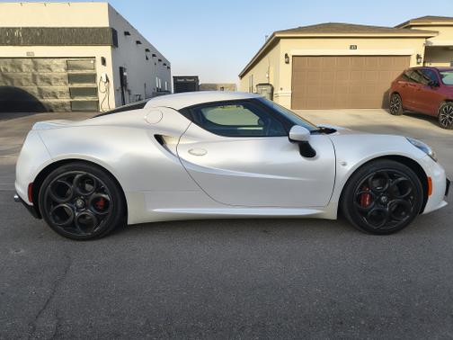 2017 Alfa Romeo 4C Base