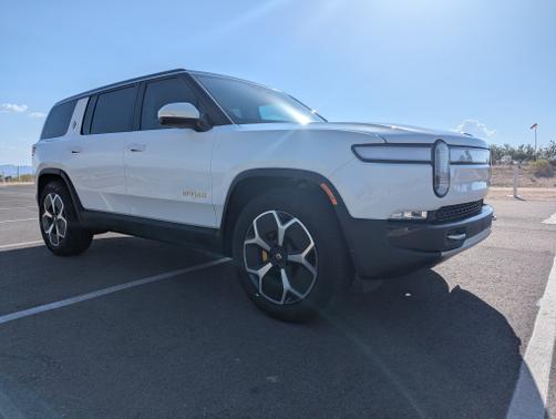2024 Rivian R1S Adventure Quad-Motor Large Package
