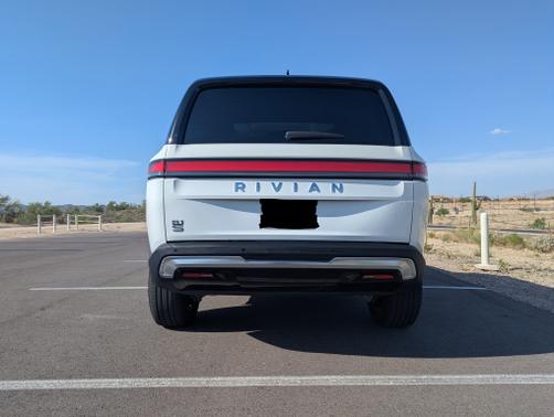 2024 Rivian R1S Adventure Quad-Motor Large Package