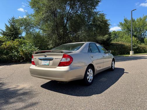 2004 Toyota Camry LE