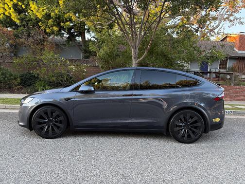 2022 Tesla Model X Plaid