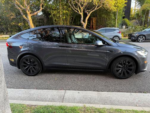 2022 Tesla Model X Plaid
