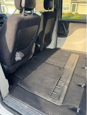 White 2014 Dodge Grand Caravan SXT