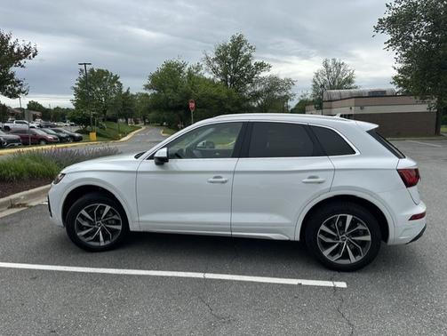 White 2021 Audi Q5 45 Premium