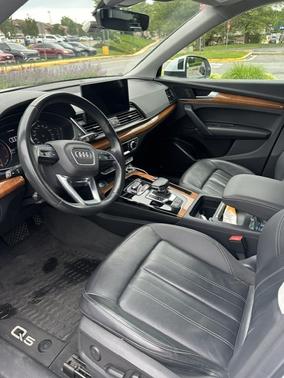 White 2021 Audi Q5 45 Premium
