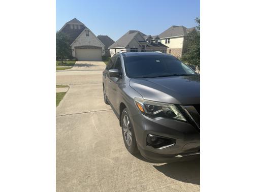 2017 Nissan Pathfinder SL