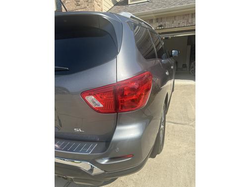 2017 Nissan Pathfinder SL