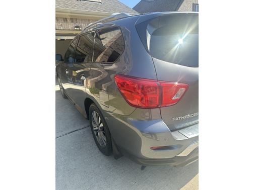 2017 Nissan Pathfinder SL