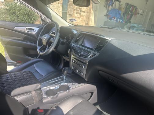 2017 Nissan Pathfinder SL