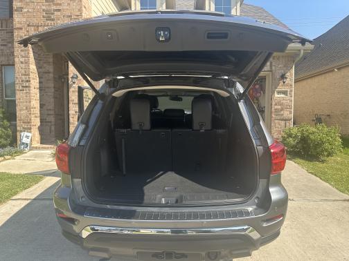 2017 Nissan Pathfinder SL